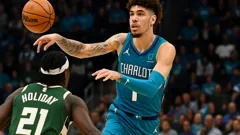 20 Times LaMelo Ball Redefined NBA Flash—Unbelievable Skill