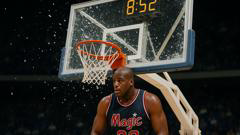 Shaquille O’Neal’s Dunk Mastery: Strength and Elegance Combined